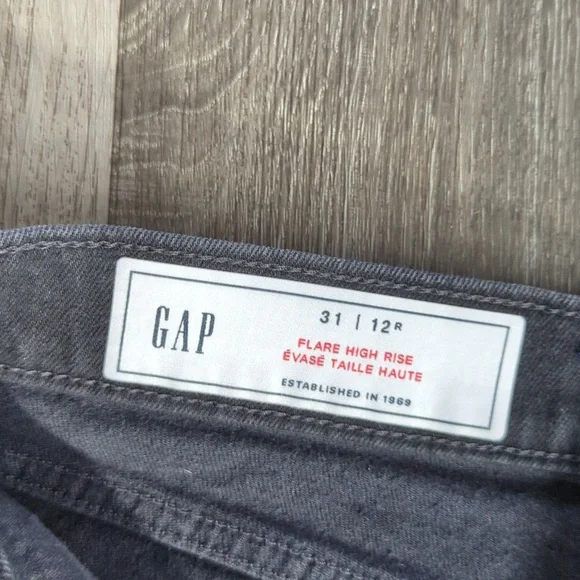 Gap Flare High Rise - Picture 3 of 6